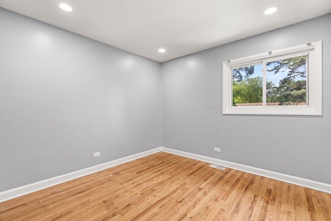 Tiny photo for 501 Lafayette Lane, Hoffman Estates, IL 60169 (MLS # 12715771)
