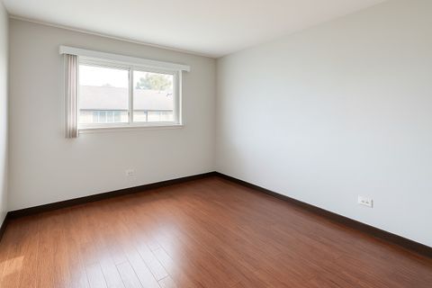 Tiny photo for 14B Kingery Quarter #207, Willowbrook, IL 60527 (MLS # 12549084)