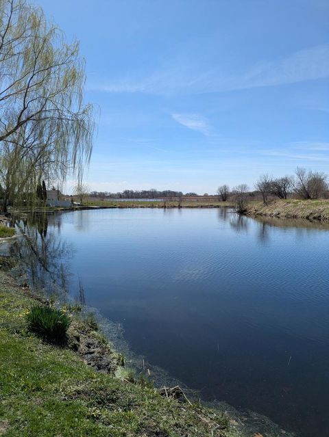 Tiny photo for 54 Beacon Bay Rd, Lakemoor, IL 60050 (MLS # 12517925)