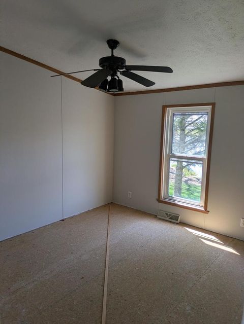 Tiny photo for 54 Beacon Bay Rd, Lakemoor, IL 60050 (MLS # 12517925)