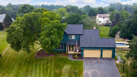 Photo of 2313 S Hidden Trail, Spring Grove, IL 60081 (MLS # 12708938)