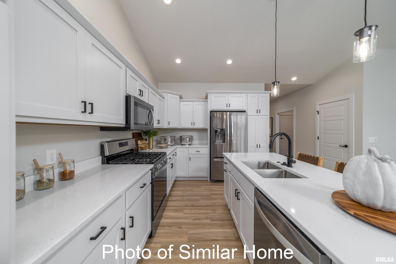 1400 Colonial Court