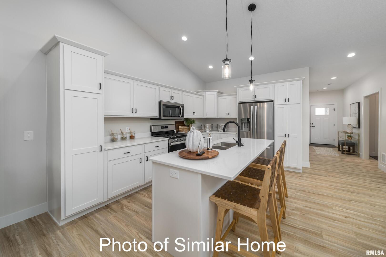 1400 Colonial Court