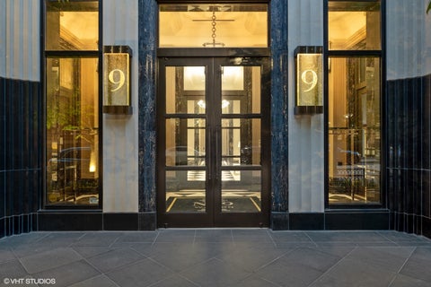 Photo of 9 W Walton Street #2202, Chicago, IL 60610 (MLS # 12784037)