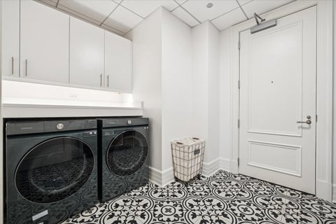 Tiny photo for 9 W Walton Street #2202, Chicago, IL 60610 (MLS # 12784037)