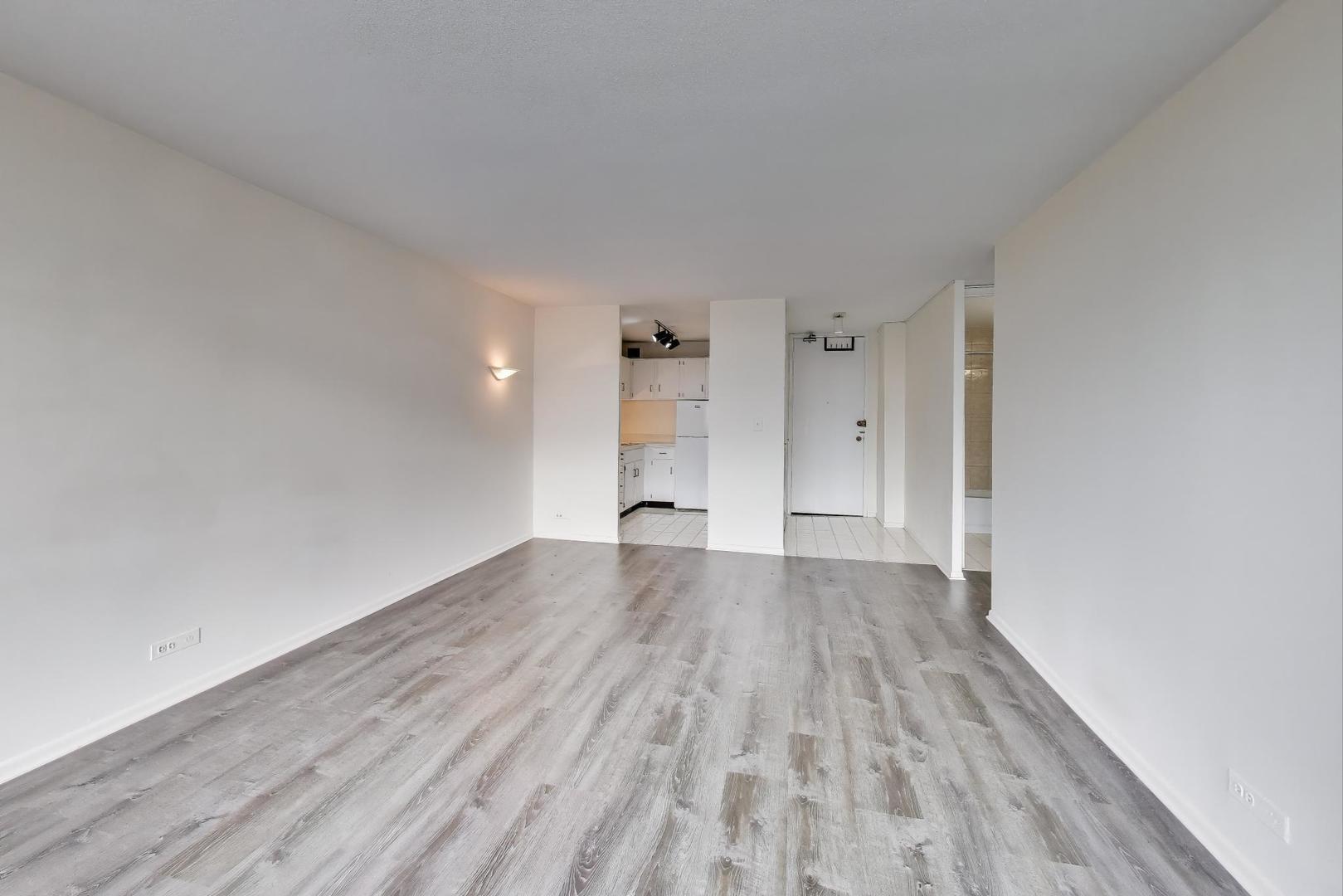 2728 N Hampden Court 1310