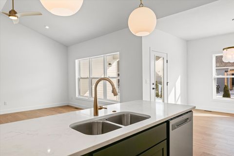 Tiny photo for 3904 Bay Circle, Champaign, IL 61822 (MLS # 12559582)