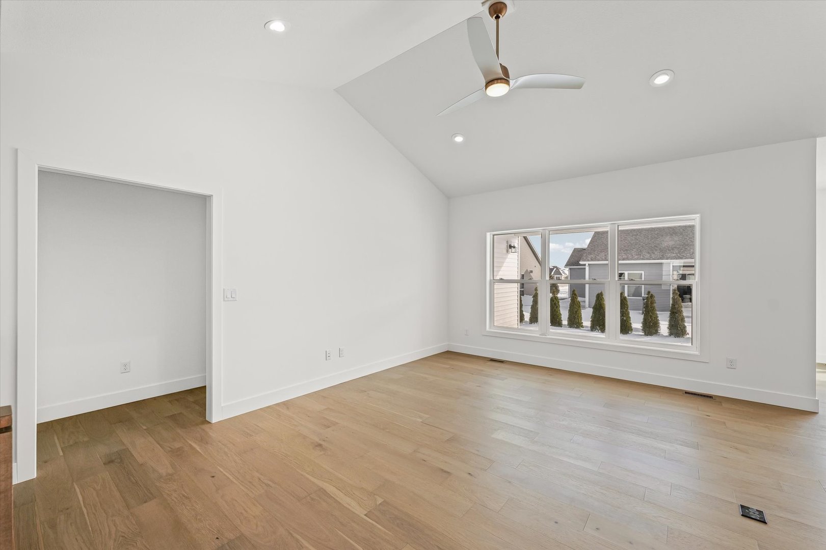3904 Bay Circle