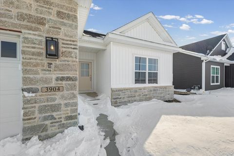 Tiny photo for 3904 Bay Circle, Champaign, IL 61822 (MLS # 12559582)