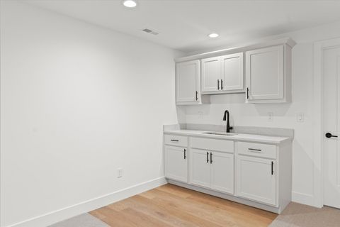 Tiny photo for 3904 Bay Circle, Champaign, IL 61822 (MLS # 12559582)