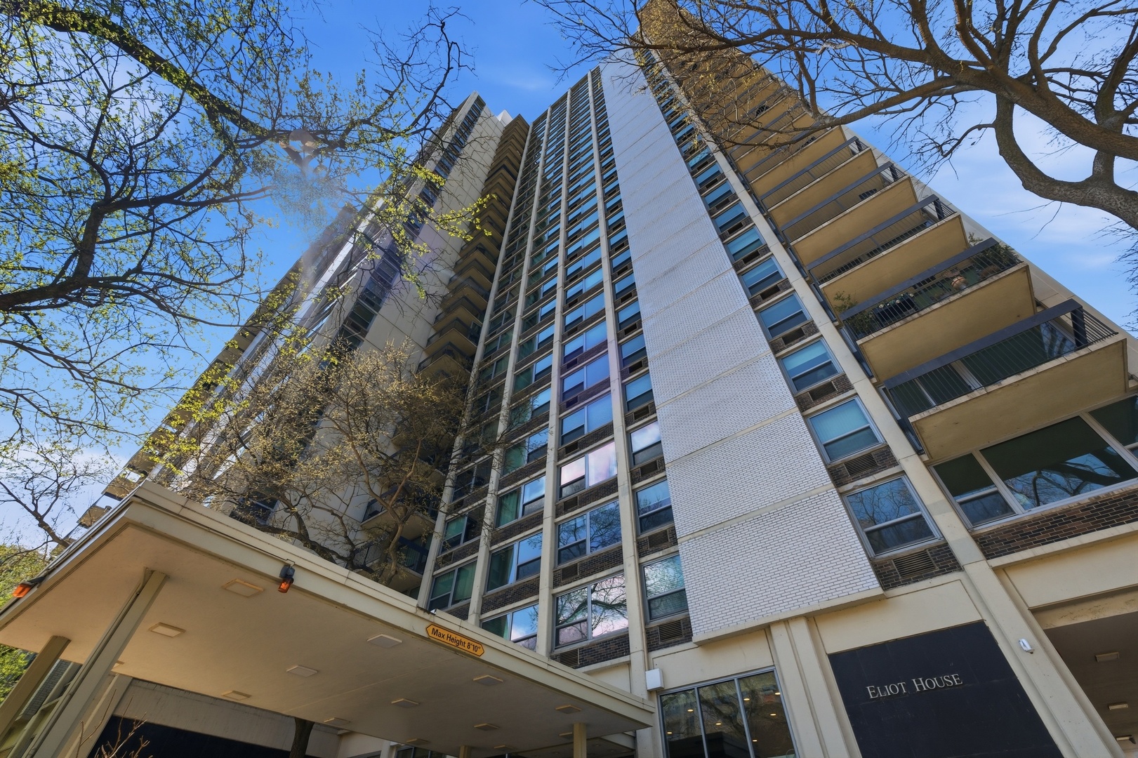 1255 N Sandburg Terrace 2906E