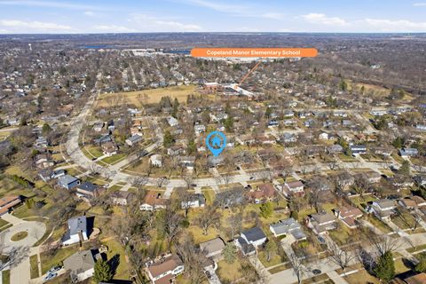 Tiny photo for 910 S 4th Avenue, Libertyville, IL 60048 (MLS # 12582703)