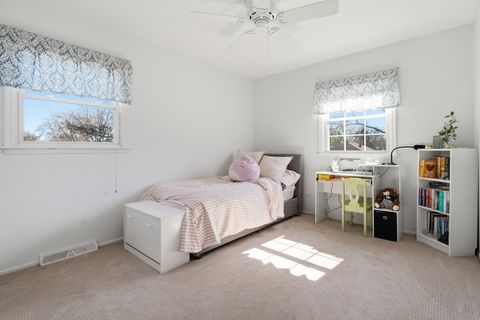 Tiny photo for 910 S 4th Avenue, Libertyville, IL 60048 (MLS # 12582703)