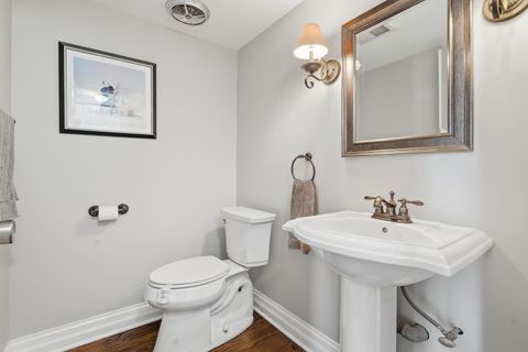 Tiny photo for 910 S 4th Avenue, Libertyville, IL 60048 (MLS # 12582703)