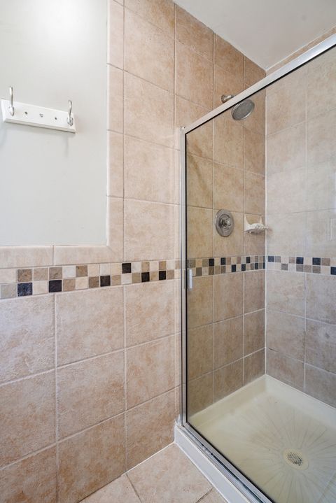 Tiny photo for 910 S 4th Avenue, Libertyville, IL 60048 (MLS # 12582703)