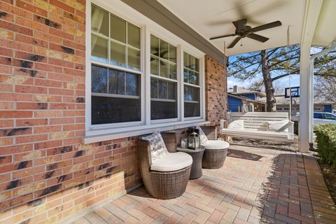 Tiny photo for 910 S 4th Avenue, Libertyville, IL 60048 (MLS # 12582703)