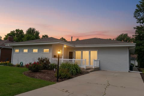 Tiny photo for 915 Adams Street, Ottawa, IL 61350 (MLS # 12681437)