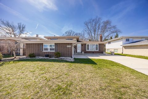 Tiny photo for 8518 Forest Drive, Hickory Hills, IL 60457 (MLS # 12605485)