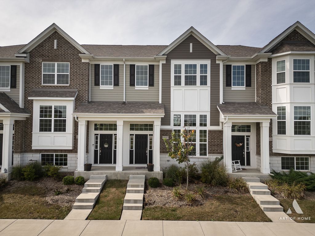 Photo for 14017 S Belmont Drive, Homer Glen, IL 60491 (MLS # 12481730)