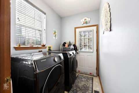 Tiny photo for 8 Fairfax Court, Bolingbrook, IL 60490 (MLS # 12690398)