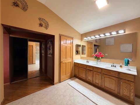 Tiny photo for 8 Fairfax Court, Bolingbrook, IL 60490 (MLS # 12690398)