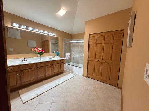 Tiny photo for 8 Fairfax Court, Bolingbrook, IL 60490 (MLS # 12690398)
