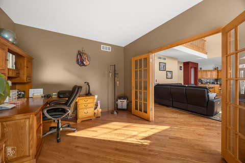 Tiny photo for 8 Fairfax Court, Bolingbrook, IL 60490 (MLS # 12690398)