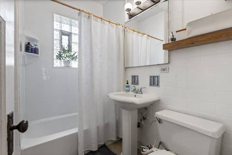 Tiny photo for 2018 SHERMAN Avenue #1W, Evanston, IL 60201 (MLS # 12734887)