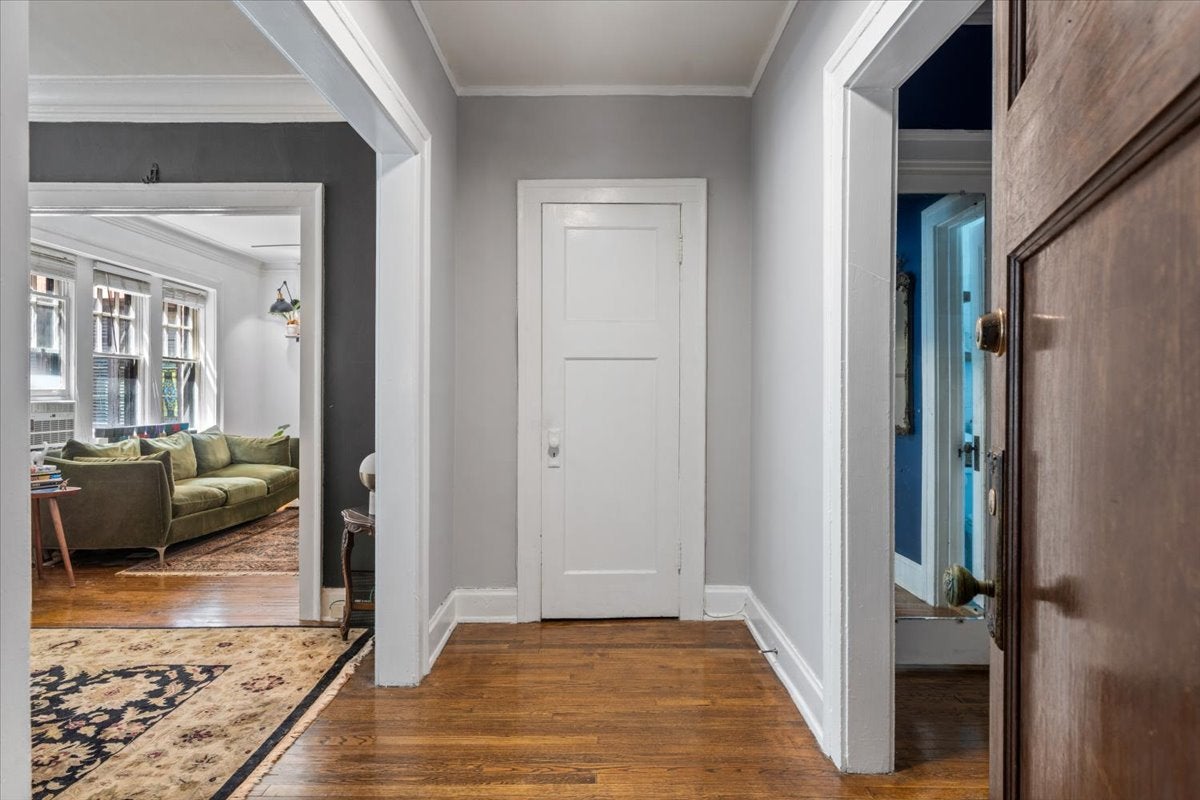 2018 SHERMAN Avenue 1W