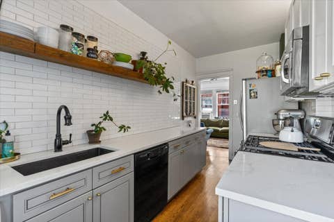 Tiny photo for 2018 SHERMAN Avenue #1W, Evanston, IL 60201 (MLS # 12734887)