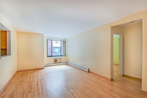 Tiny photo for 2336 N Commonwealth Avenue #107, Chicago, IL 60614 (MLS # 12460324)