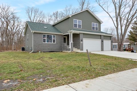 Photo of 470 N School Street, Braidwood, IL 60408 (MLS # 12535587)