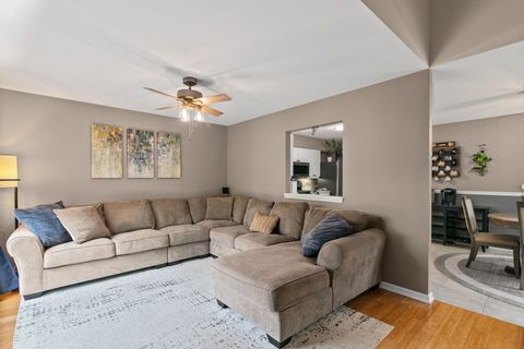 Tiny photo for 1354 Laurel Oaks Drive, Streamwood, IL 60107 (MLS # 12624963)