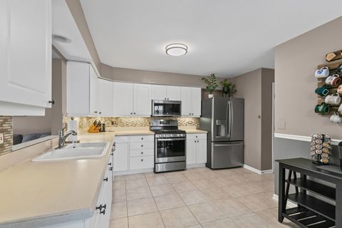 Tiny photo for 1354 Laurel Oaks Drive, Streamwood, IL 60107 (MLS # 12624963)