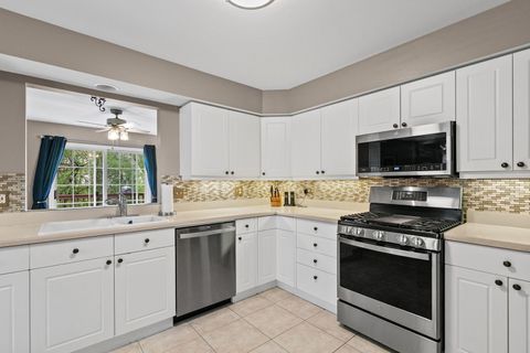 Tiny photo for 1354 Laurel Oaks Drive, Streamwood, IL 60107 (MLS # 12624963)