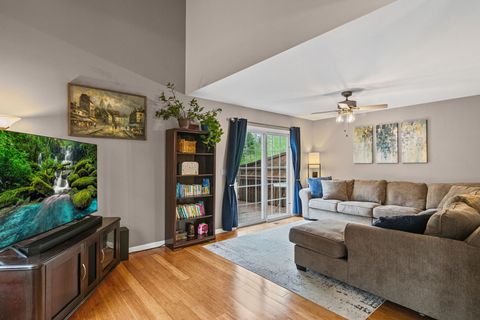 Tiny photo for 1354 Laurel Oaks Drive, Streamwood, IL 60107 (MLS # 12624963)