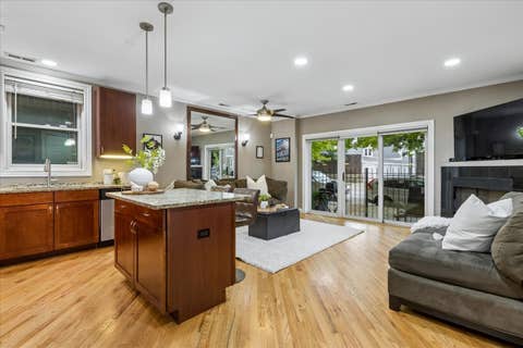 Tiny photo for 1148 W Roscoe Street #1E, Chicago, IL 60657 (MLS # 12728286)