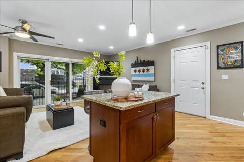 Tiny photo for 1148 W Roscoe Street #1E, Chicago, IL 60657 (MLS # 12728286)