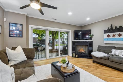 Tiny photo for 1148 W Roscoe Street #1E, Chicago, IL 60657 (MLS # 12728286)
