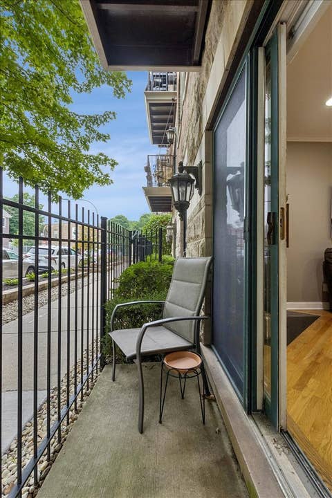 Tiny photo for 1148 W Roscoe Street #1E, Chicago, IL 60657 (MLS # 12728286)