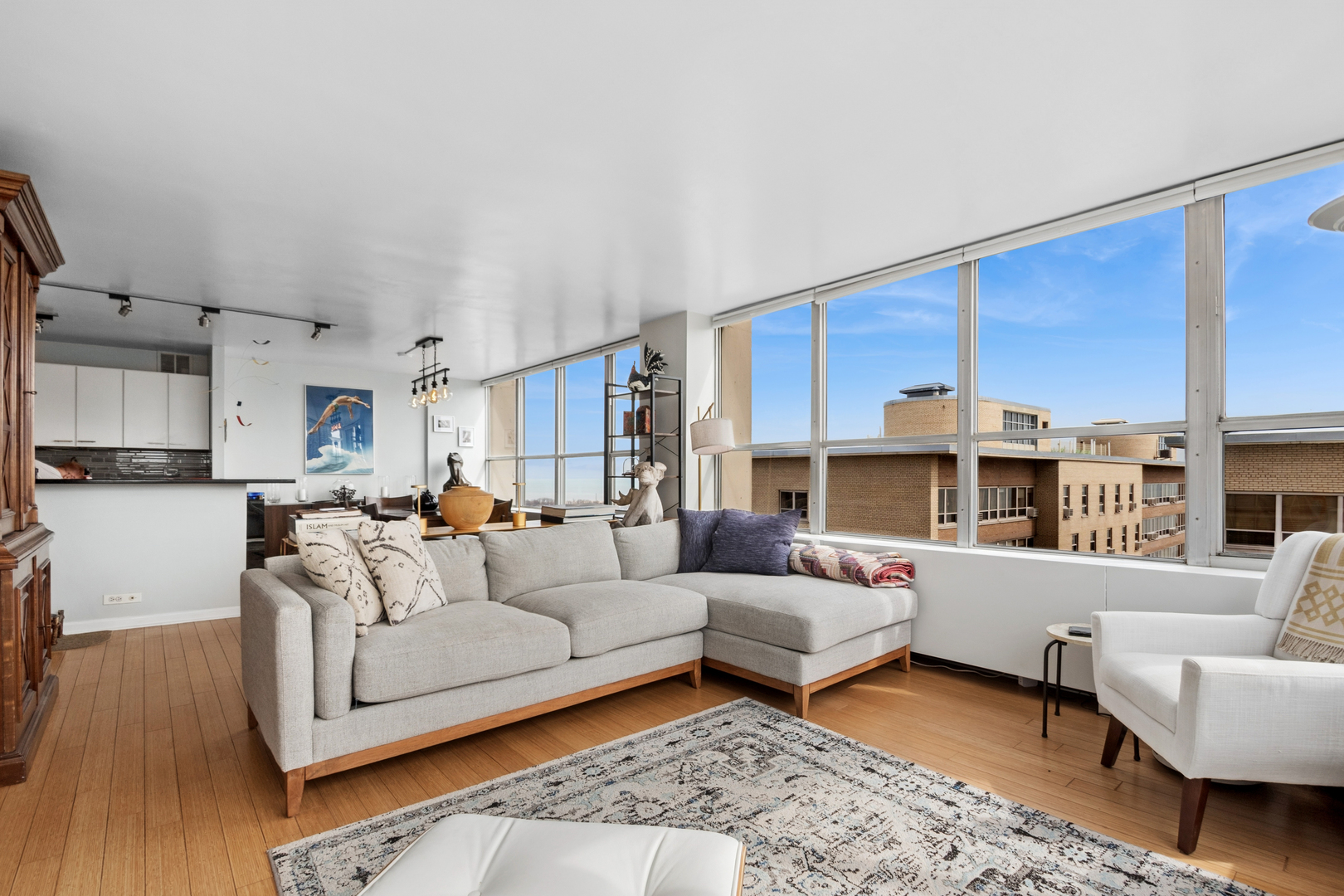 655 W IRVING PARK Road 2301