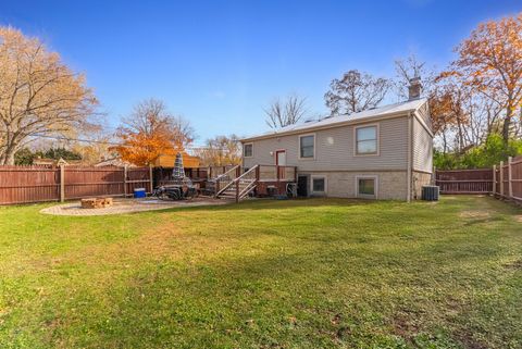 Tiny photo for 8614 Lakeview Avenue, Crystal Lake, IL 60014 (MLS # 12504196)