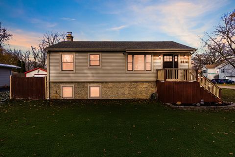 Tiny photo for 8614 Lakeview Avenue, Crystal Lake, IL 60014 (MLS # 12504196)