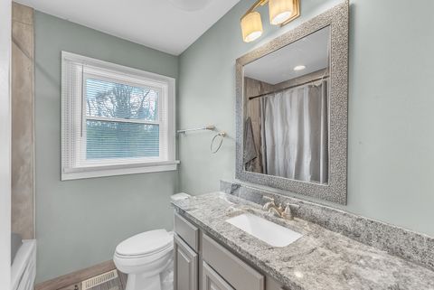 Tiny photo for 8614 Lakeview Avenue, Crystal Lake, IL 60014 (MLS # 12504196)