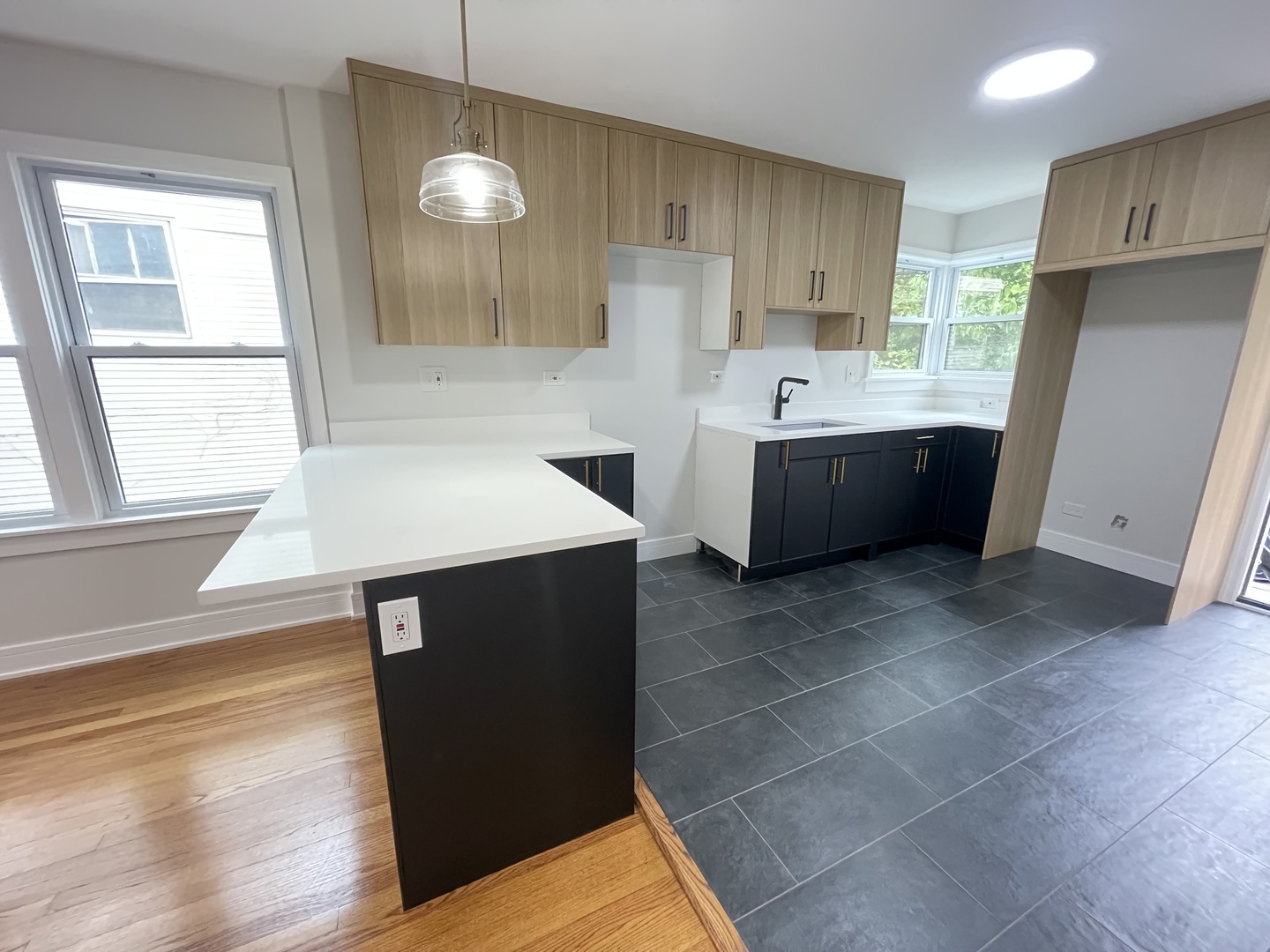 7212 S Euclid Avenue