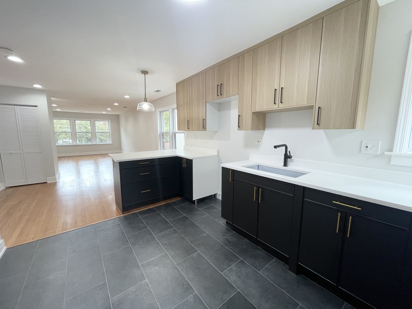 7212 S Euclid Avenue