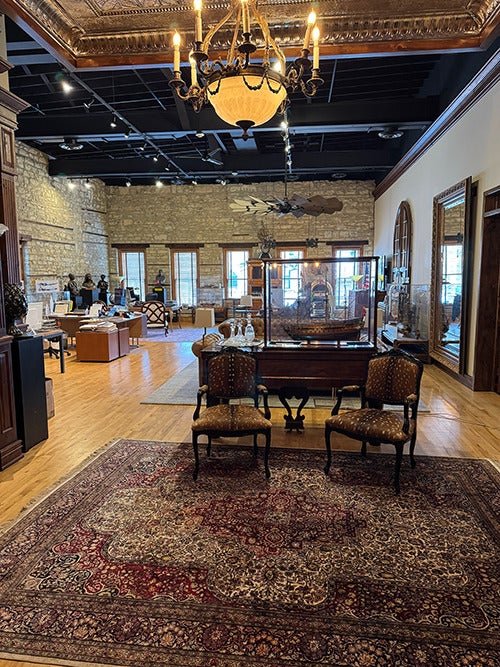 106 STEPHEN ST 201