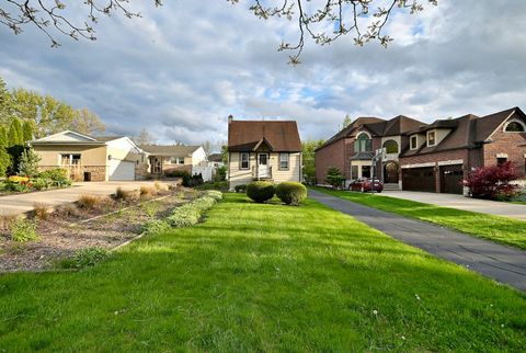 Tiny photo for 586 W Armitage Avenue, Elmhurst, IL 60126 (MLS # 12635322)