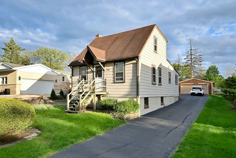 Tiny photo for 586 W Armitage Avenue, Elmhurst, IL 60126 (MLS # 12635322)
