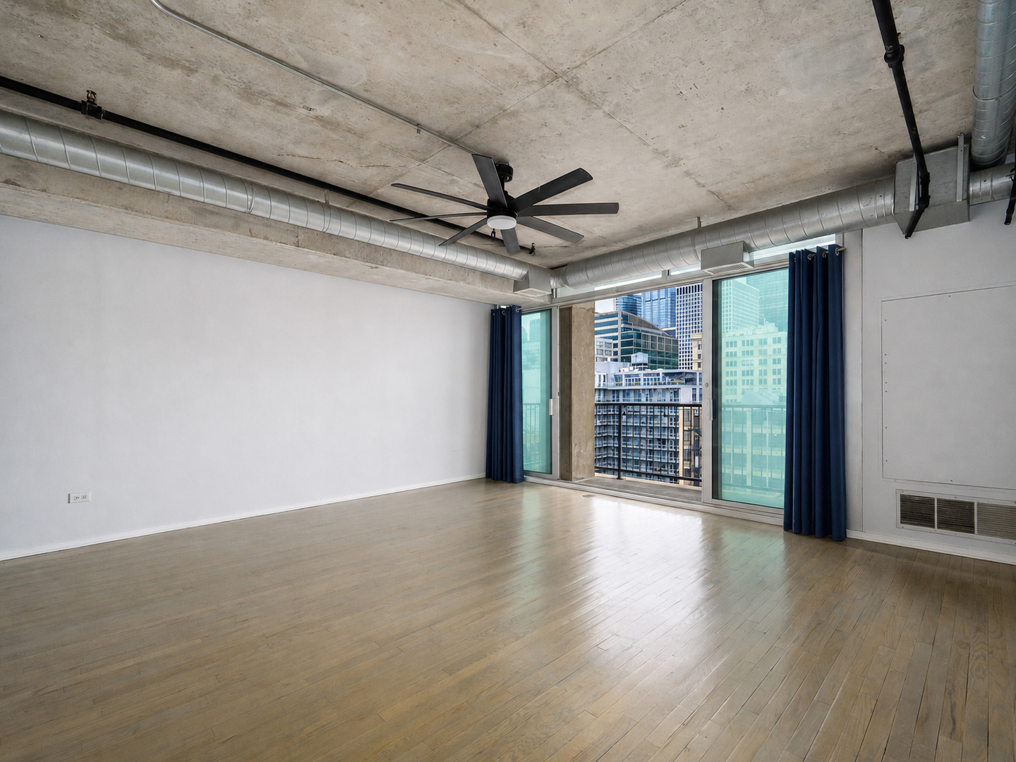 700 W Van Buren Street 1401